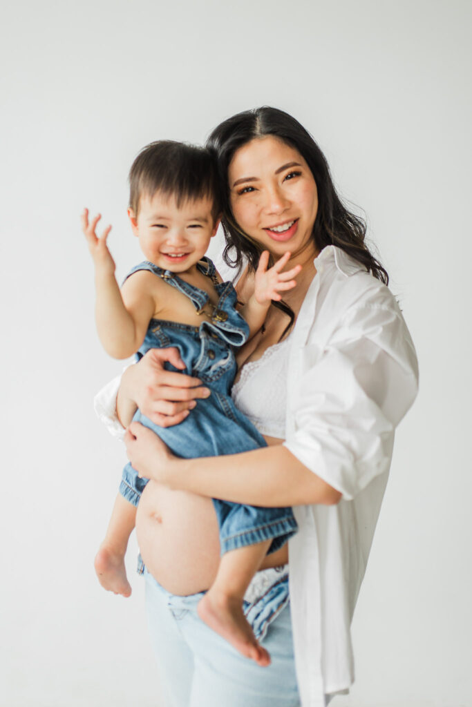 Portland Oregon studio maternity photo session