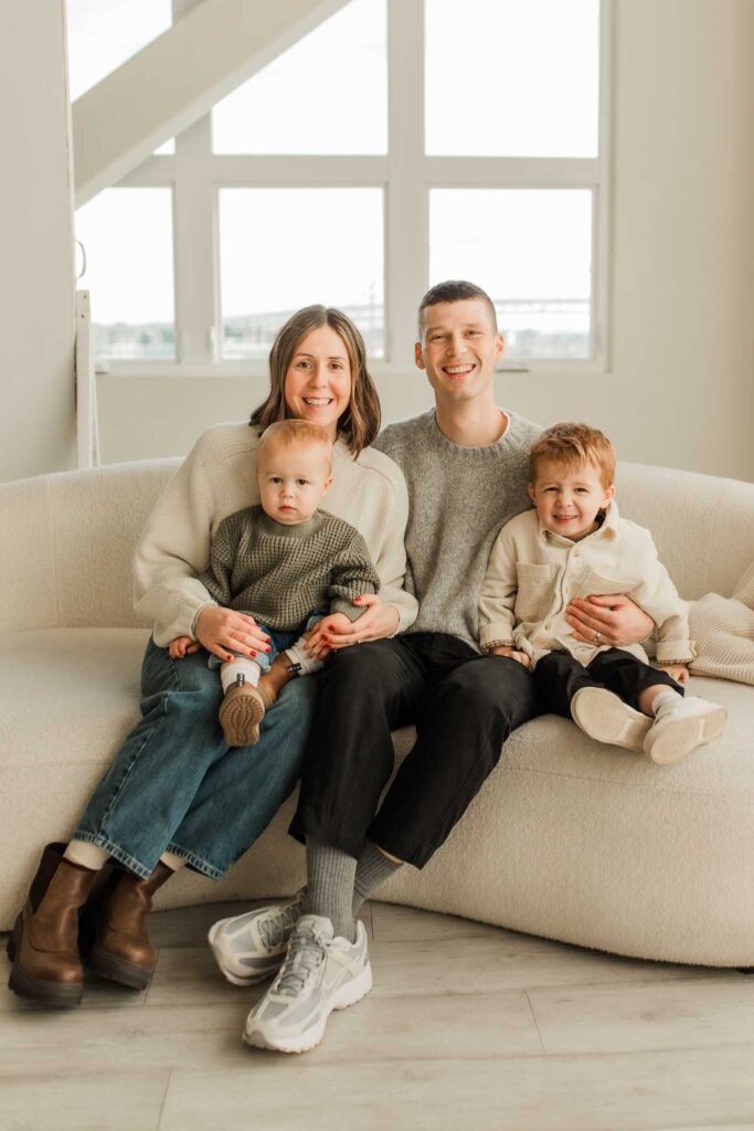 Camas WA family photographer studio holiday mini session