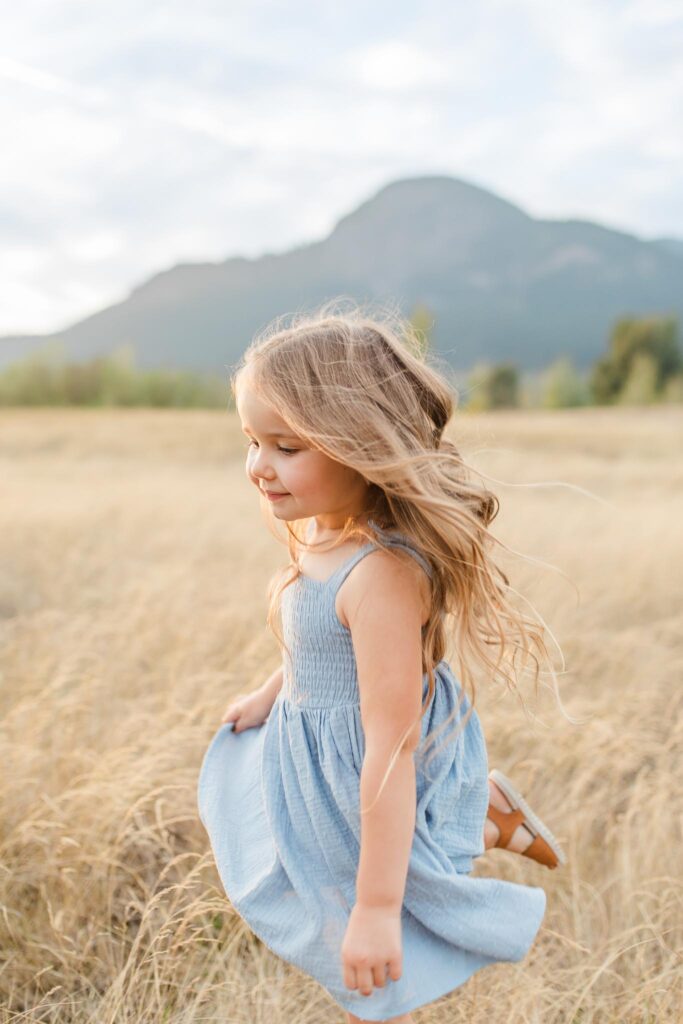 Summer family photo session at golden hour in Vancouver WA.