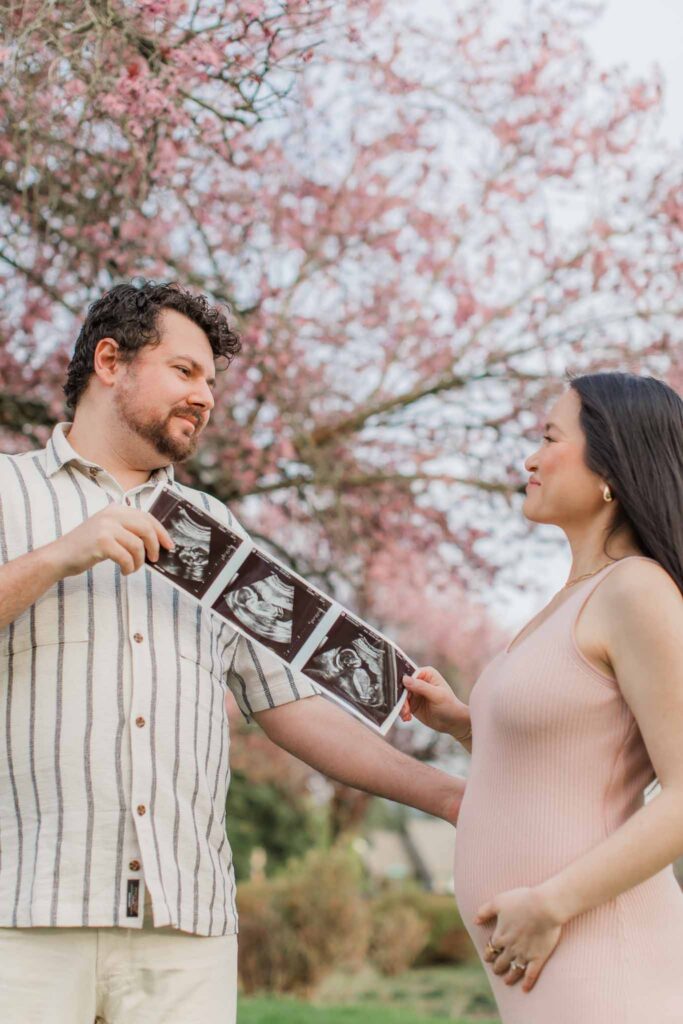 gender reveal maternity photography Portland area