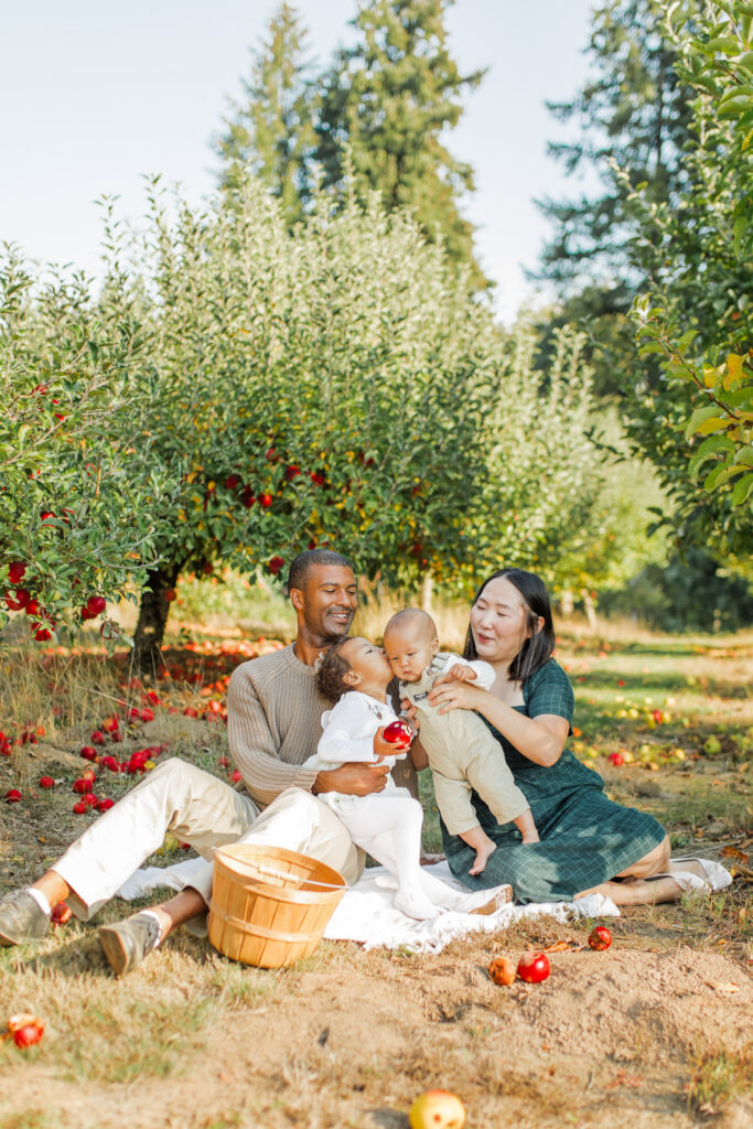 apple orchard mini sessions photographed by a Portland, OR family photographer